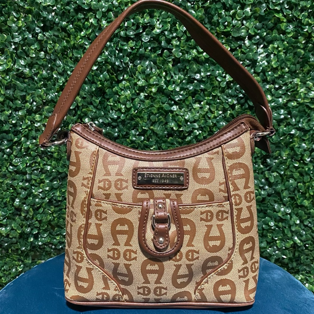 Unique Etienne Aigner Signature bag